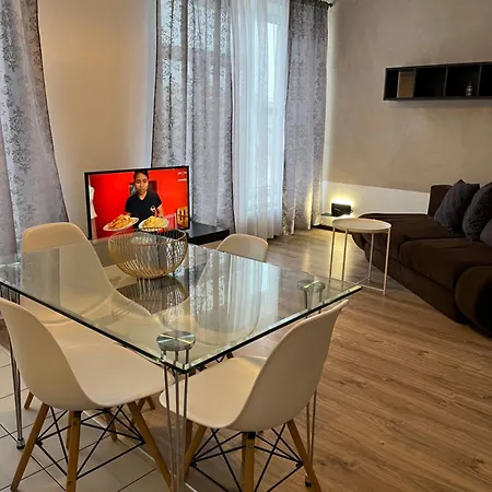 Apartament Near Station