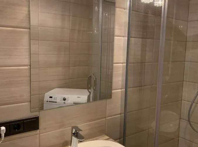 Near Station Apartman *